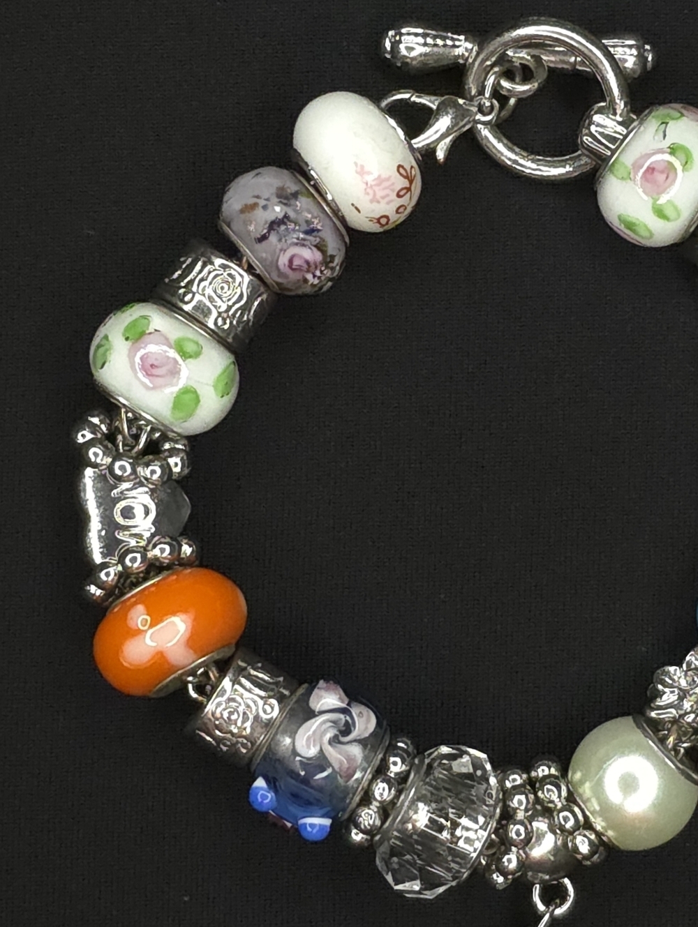 Source Unknown Multicolor Floral Glass Bead Bracelet with Charms - Picture 2 of 4